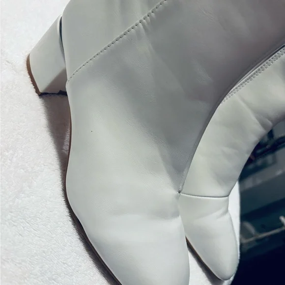 White Ankle Boots by BOOHOO - calf high - box 72 - Picture 2 of 4